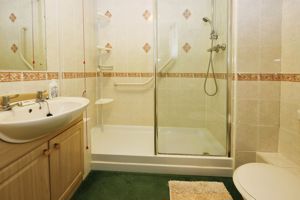 SHOWER ROOM- click for photo gallery